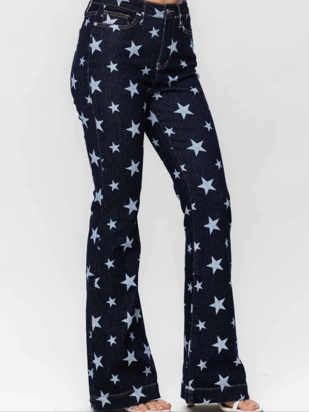 NWT JUDY BLUE ⭐️STAR FLARE JEANS! 13/31
